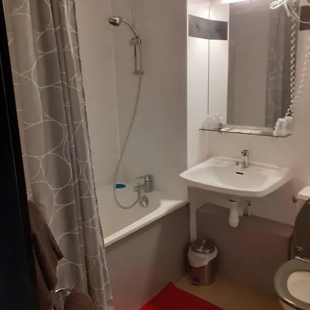 Отель Restaurant La Cuis'in 2*